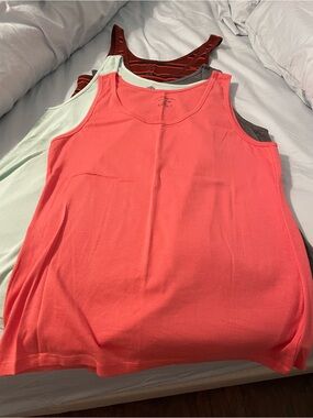 Set of 4 Tank Tops A New Day, Old Navy & Maison Jules- Like New